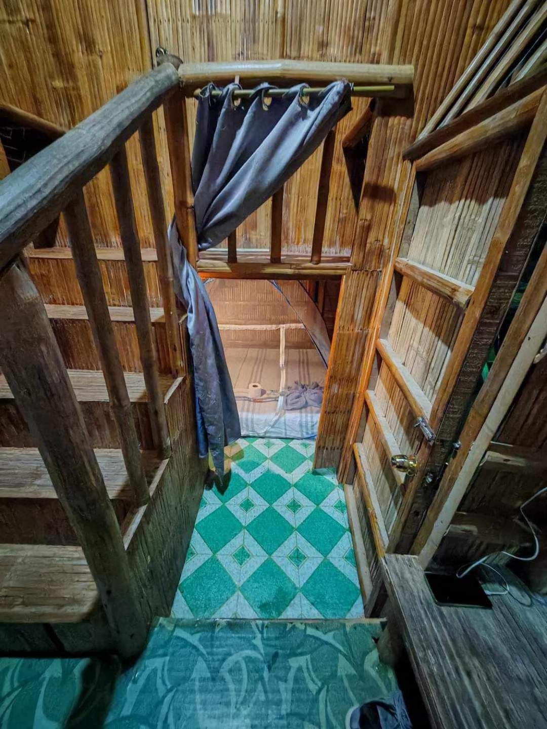 Nirvana Bamboo Houses & Dive Resort 몰볼 외부 사진