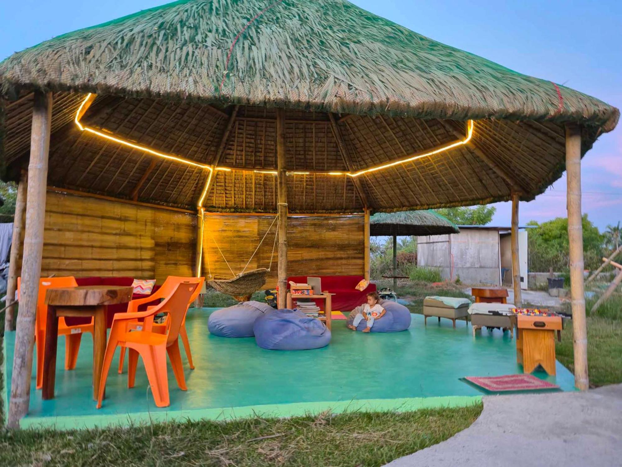 Nirvana Bamboo Houses & Dive Resort 몰볼 외부 사진