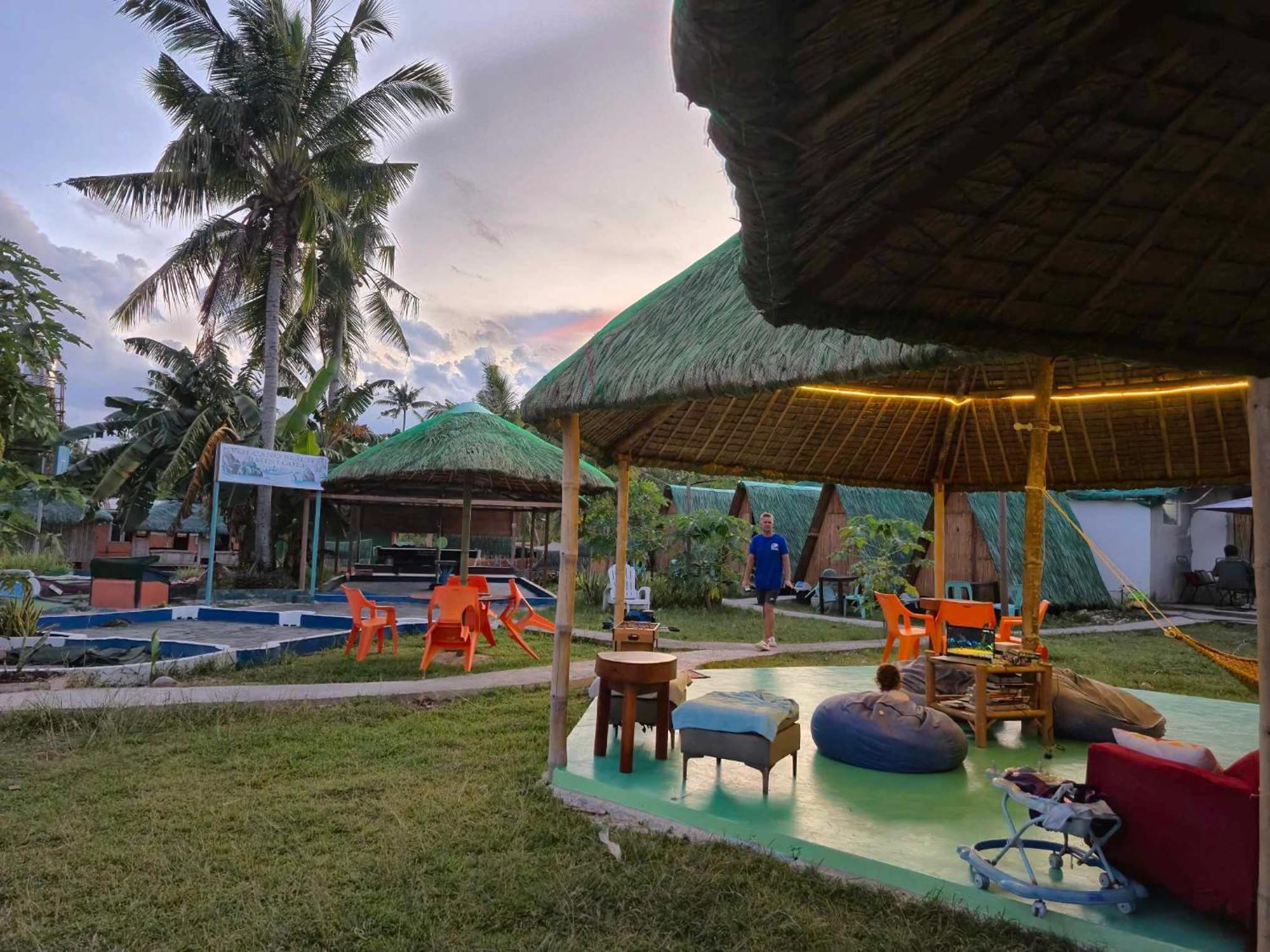 Nirvana Bamboo Houses & Dive Resort 몰볼 외부 사진