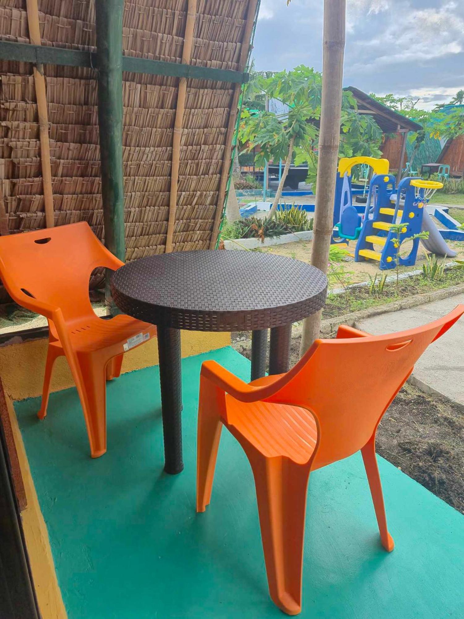 Nirvana Bamboo Houses & Dive Resort 몰볼 외부 사진