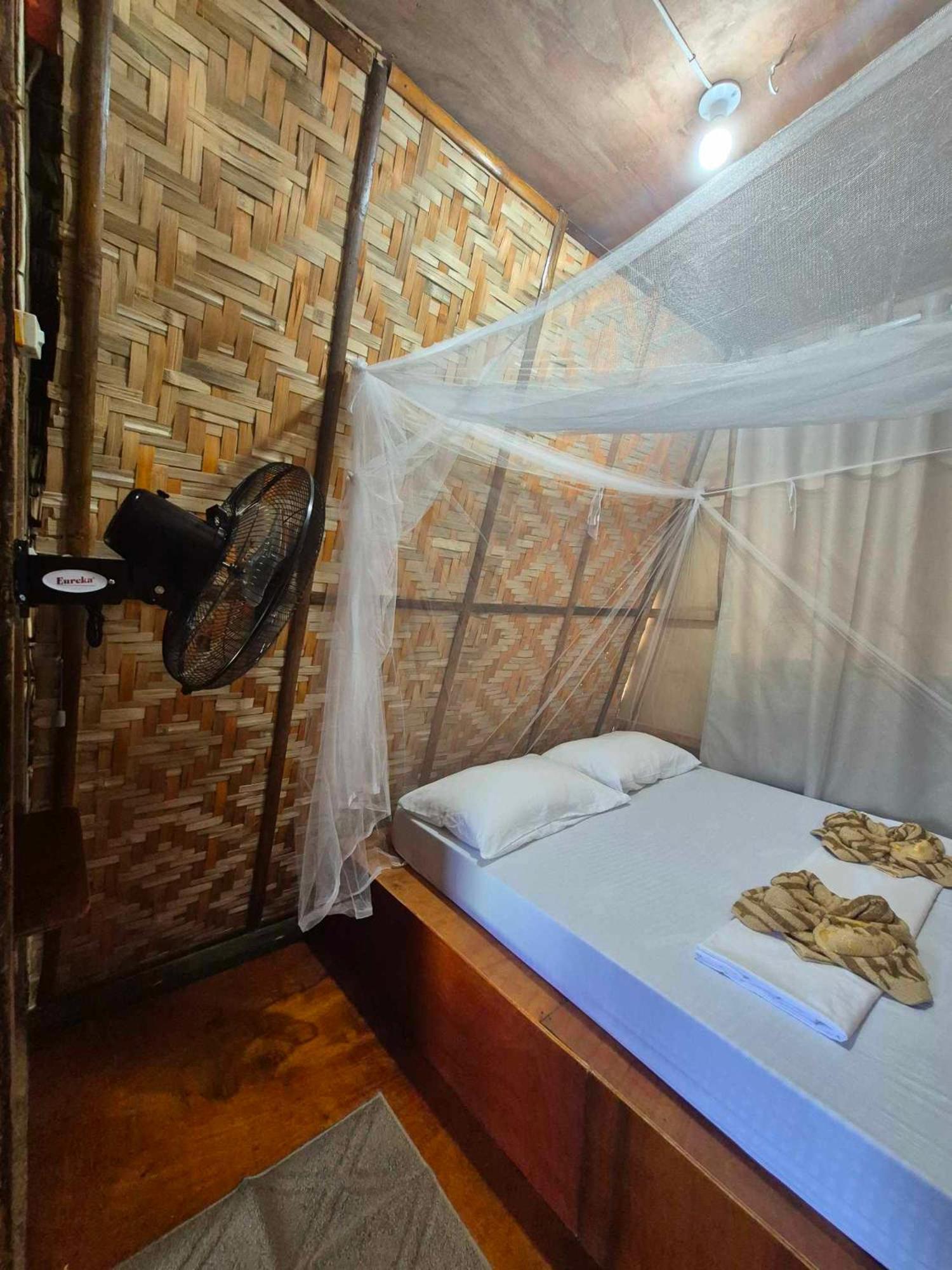 Nirvana Bamboo Houses & Dive Resort 몰볼 외부 사진